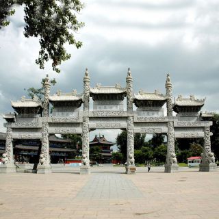 農(nóng)村門樓廠家價格-什么樣的村口石牌坊有藝術(shù)魅力