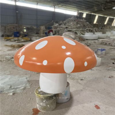 珠?？ㄍㄐ∧⒐降袼?公園景觀玻璃鋼蘑菇雕塑
