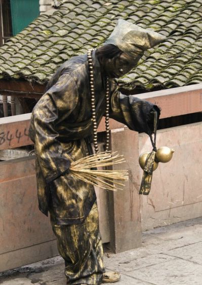 戶(hù)外景區(qū)不銹鋼仿銅濟(jì)公雕塑