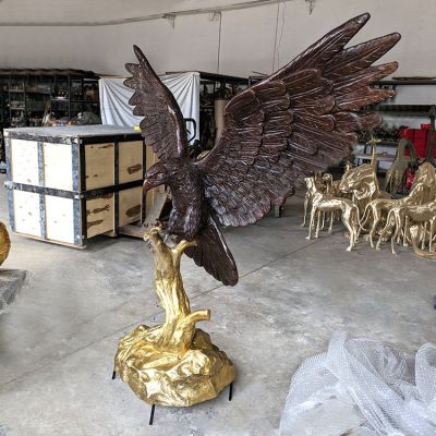 鑄銅老鷹雕塑，大鵬展翅景觀