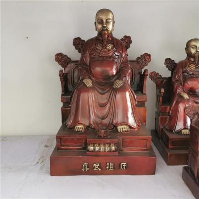 真武祖師坐姿銅像，紫銅紅色端坐的真武祖師鑄銅雕塑像